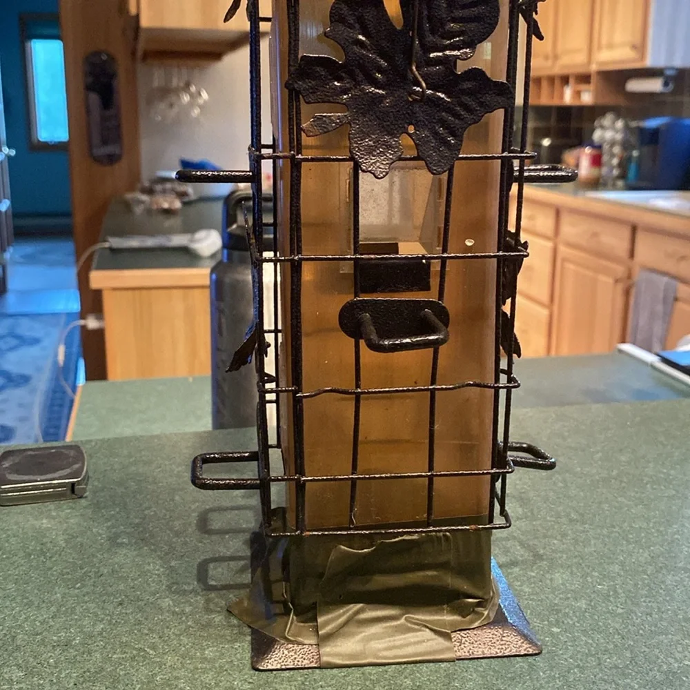 Bird feeder - Picture 2 of 3